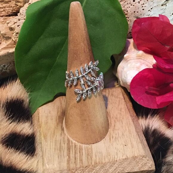 CZ AAA Vine Brass Rhodium Ring size 9 - Picture 8 of 10